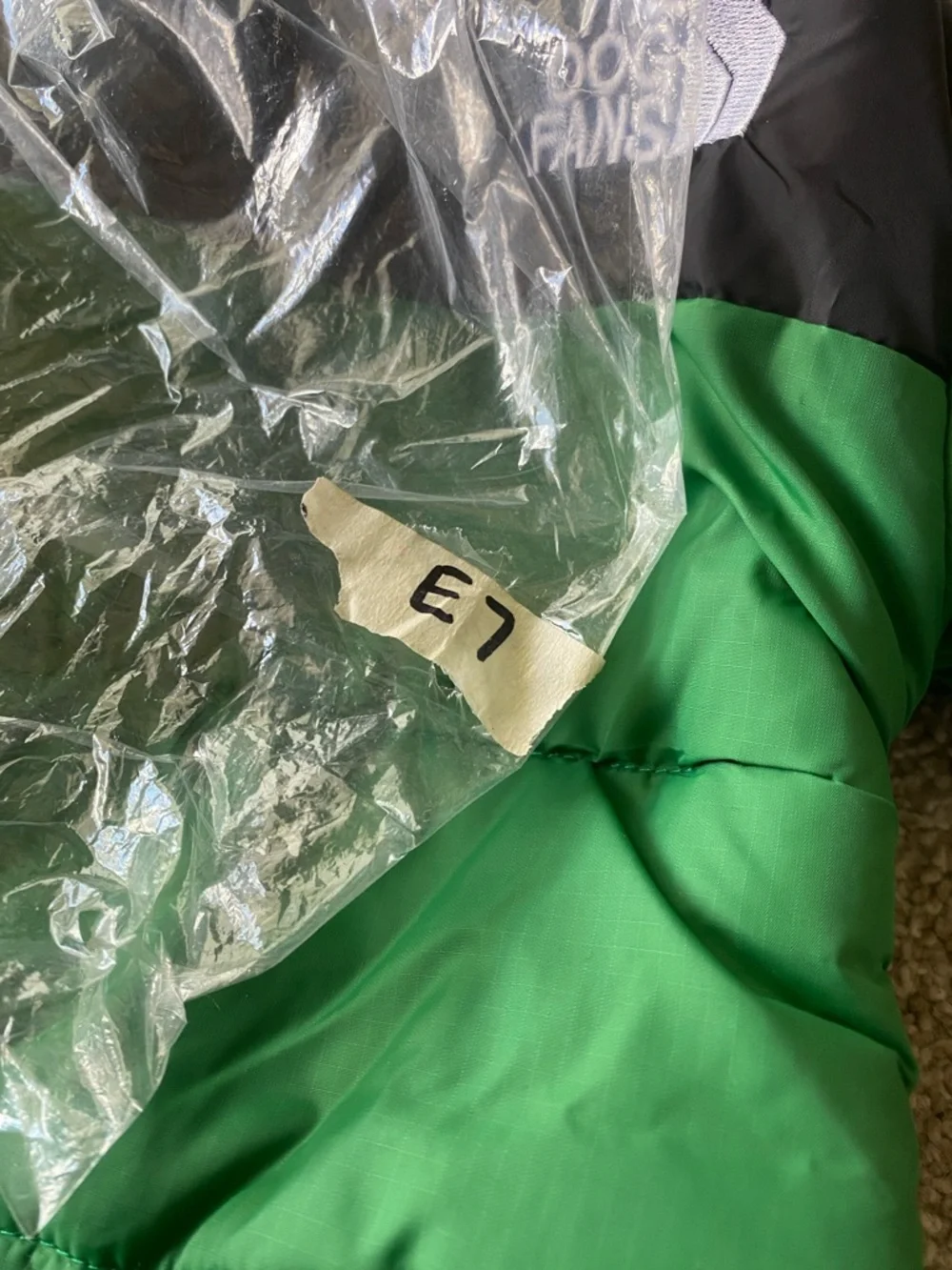 NWT The North Face Green and Black Dog Puffer Jacket XL E7 BIN